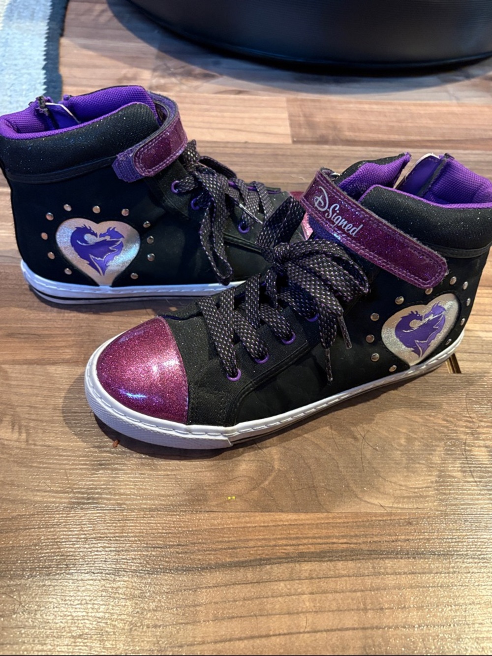 Disney D-Signed shoes Girls High Top Sneaker Zip Up Purple & Black size 4